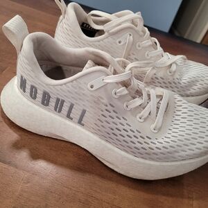 NO BULL UNISEX ADULT WHITE TENNIS SHOES M5.5 W 7 EUC COMFORT FIT OUTDOORS PLAY